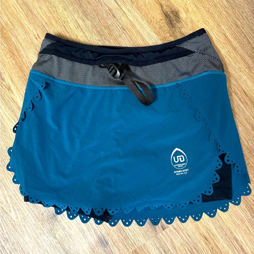 Ultimate Direction Women’s Hydro Skirt / Skort size small